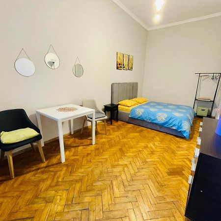 Джерельна 25, Апартаменти В Центрі З Двома Ізольованими Спальнями Lemberg Exterior foto